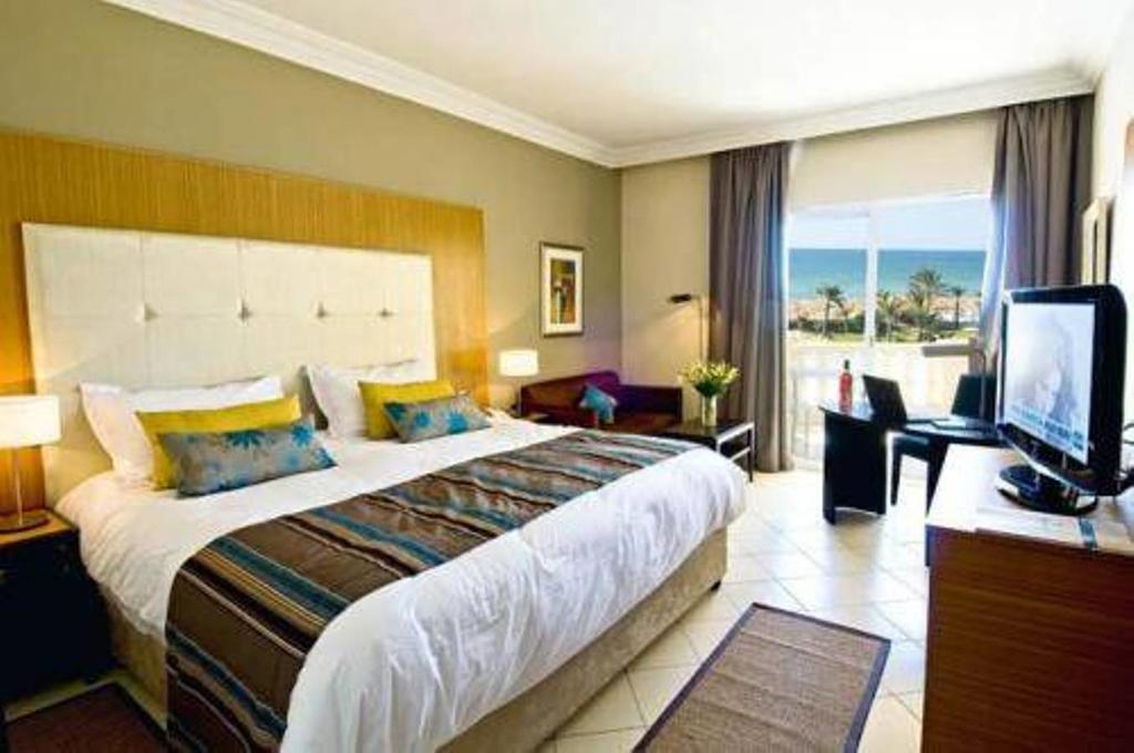 Royal Thalassa Munastır Oda fotoğraf A room at the hotel